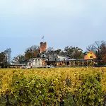 Отель Relais & Chateaux Burg Schwarzenstein