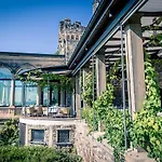 Relais & Chateaux Burg Schwarzenstein 5* Гайзенхайм