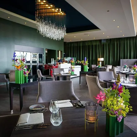 Relais & Chateaux Burg Schwarzenstein Отель 5*