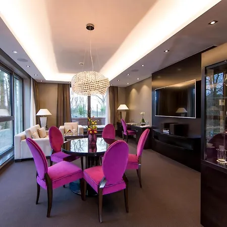 Relais&châteaux Burg Schwarzenstein Hotel