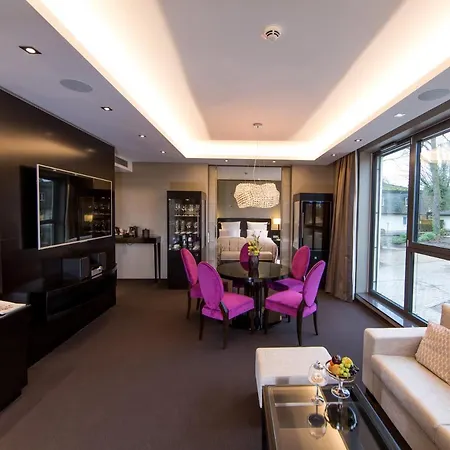 Relais&châteaux Burg Schwarzenstein Hotel