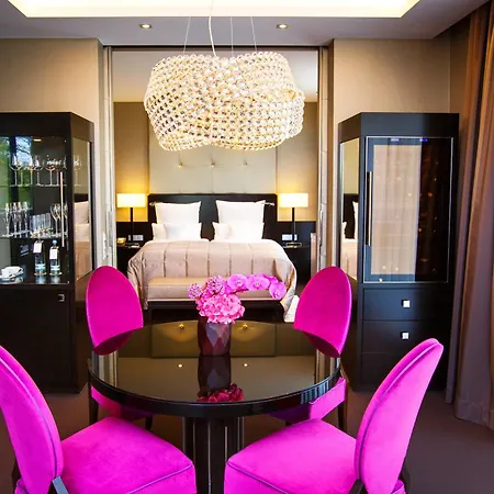 Relais & Chateaux Burg Schwarzenstein Otel 5*