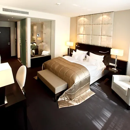 Relais & Chateaux Burg Schwarzenstein Отель 5*