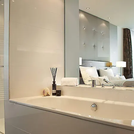Hotel Relais & Chateaux Burg Schwarzenstein 5*