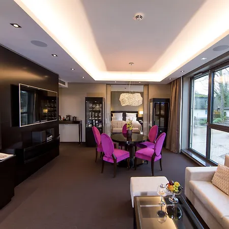 Relais & Chateaux Burg Schwarzenstein Hotel 5*