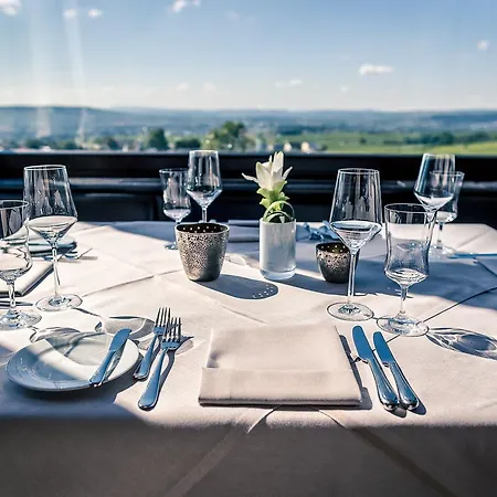 Relais & Chateaux Burg Schwarzenstein 5* Гайзенхайм