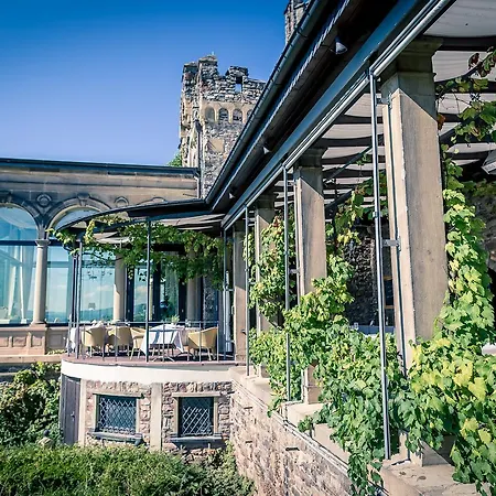 Relais & Chateaux Burg Schwarzenstein 5* Гайзенхайм