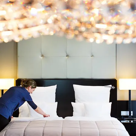 Relais & Chateaux Burg Schwarzenstein Otel 5*