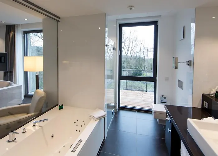 Hotel Relais & Chateaux Burg Schwarzenstein 5*