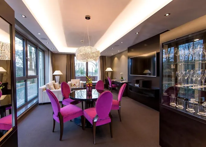 伯格茨瓦尔曾斯坦瑞雷斯城堡酒店 酒店