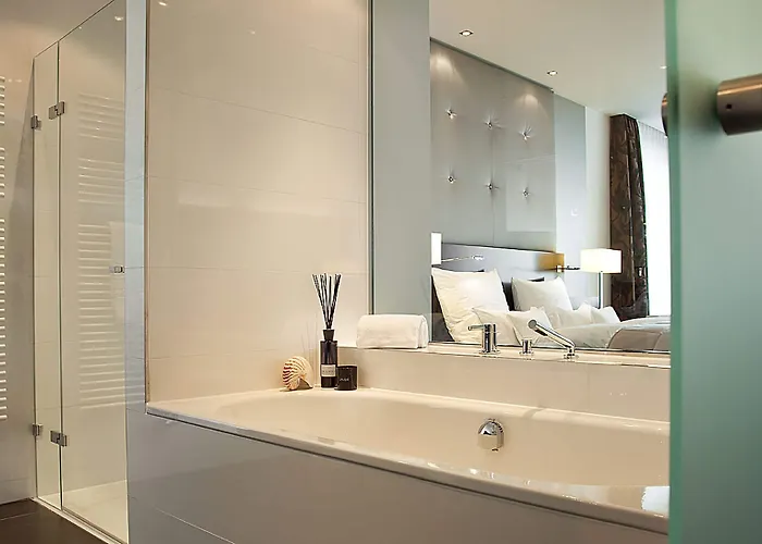 Hotel Relais & Chateaux Burg Schwarzenstein 5*