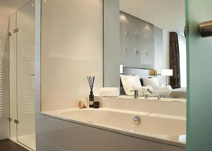 Hotel Relais & Chateaux Burg Schwarzenstein 5*