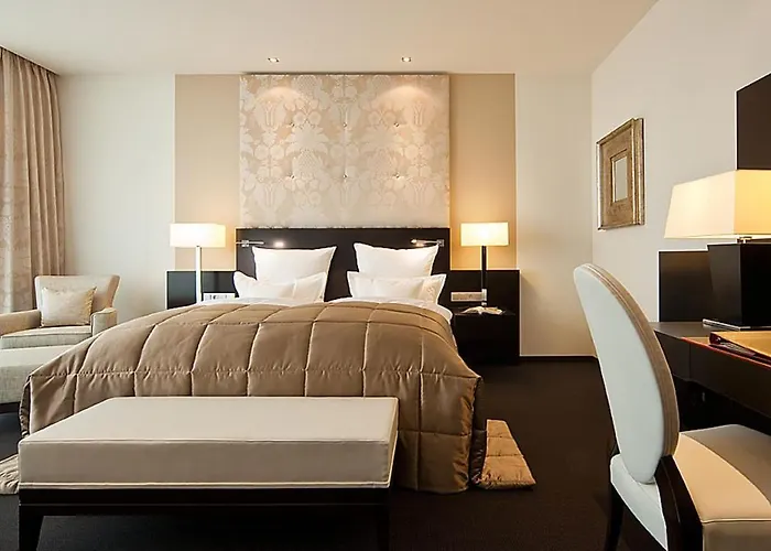 Relais & Chateaux Burg Schwarzenstein Hotel 5*